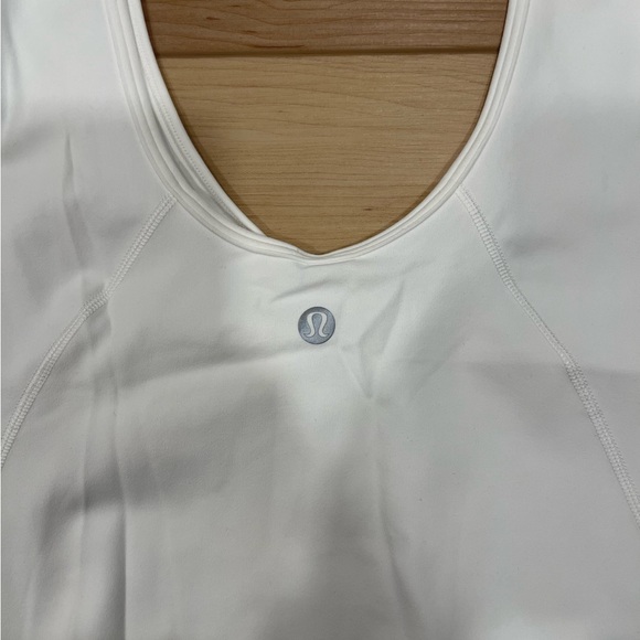 lululemon white tshirt - Picture 3 of 3
